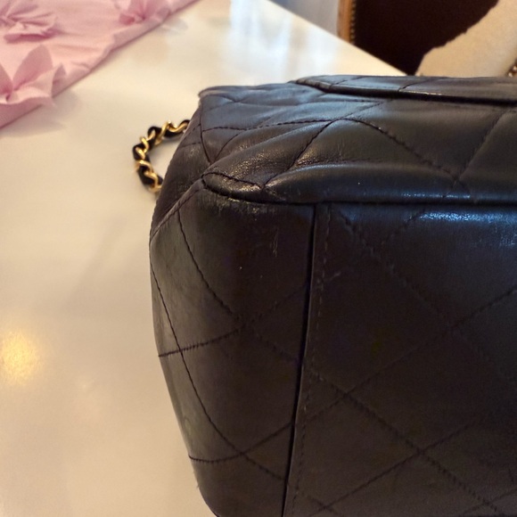 Chanel Black Quilted Leather Bag with Gold Chain - Picture 4 of 10